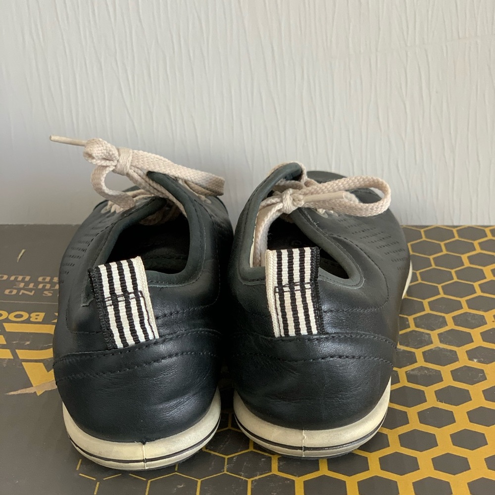 Ecco Sneaker - image 3